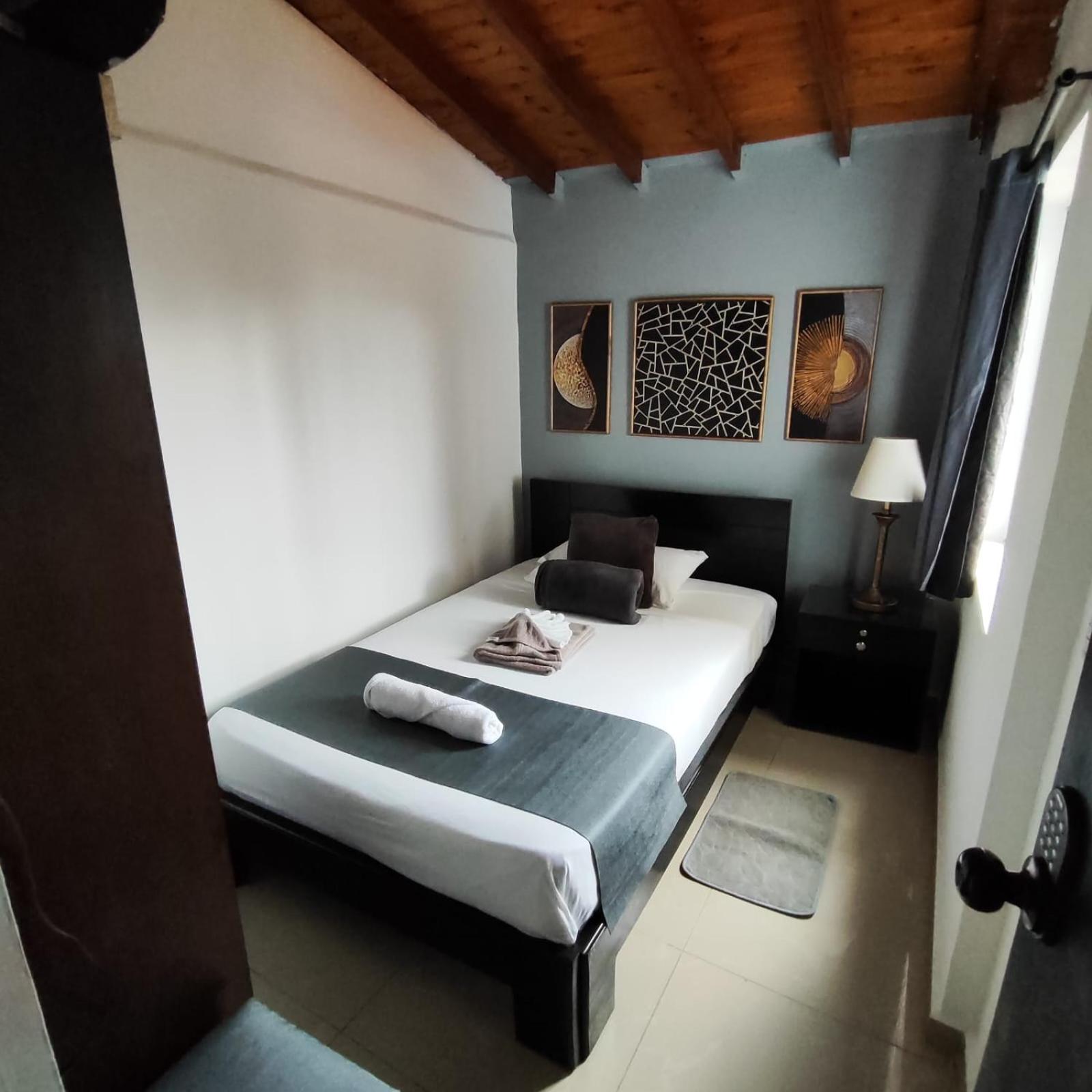 International Hotel Medellín Extérieur photo