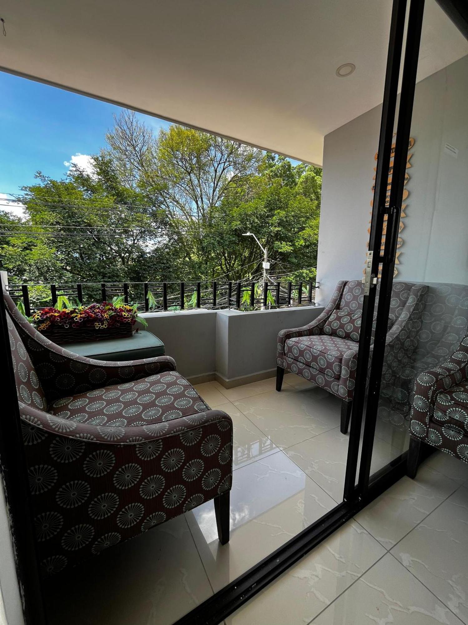 International Hotel Medellín Extérieur photo
